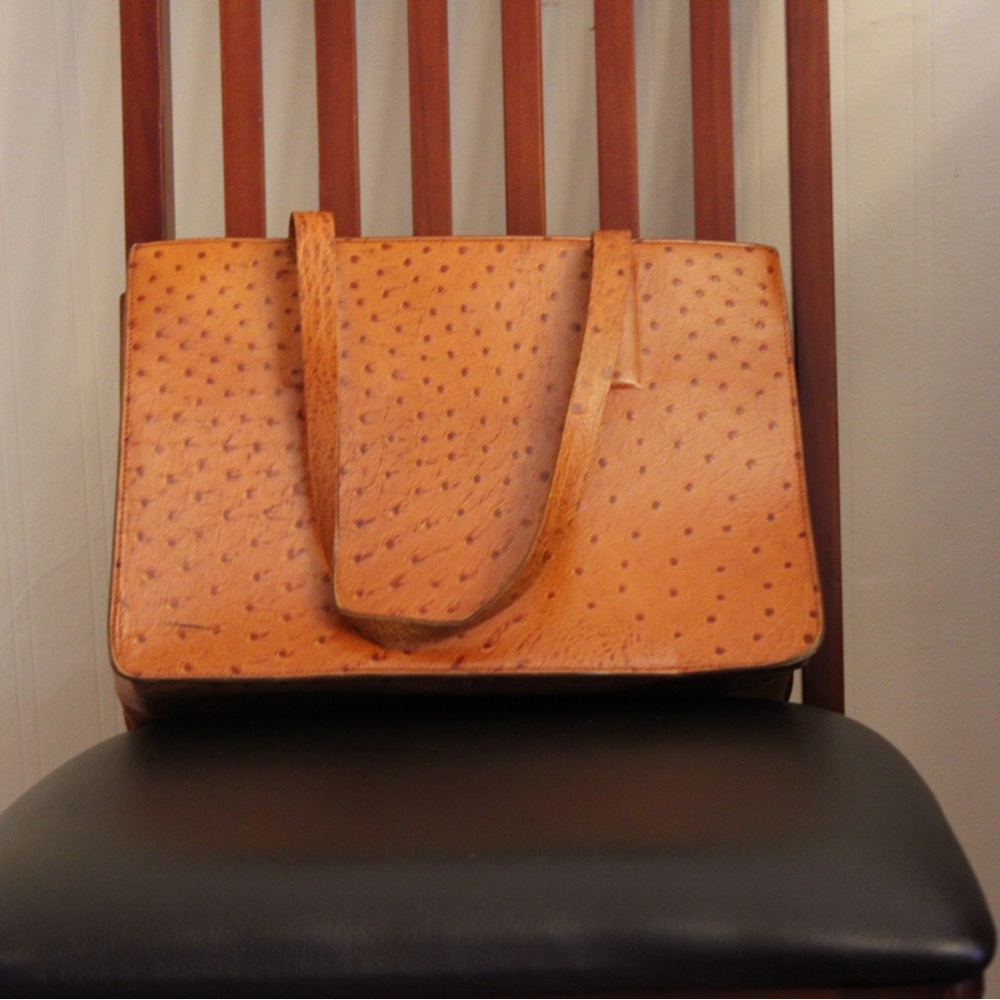 Pre-loved pebble leather handbag